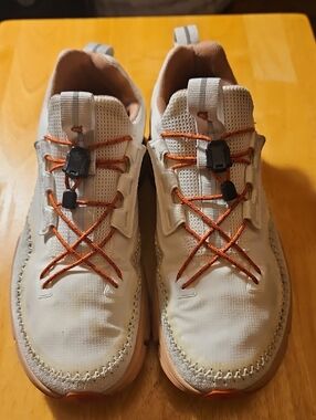 On Cloud Running Cloudaway Sneakers